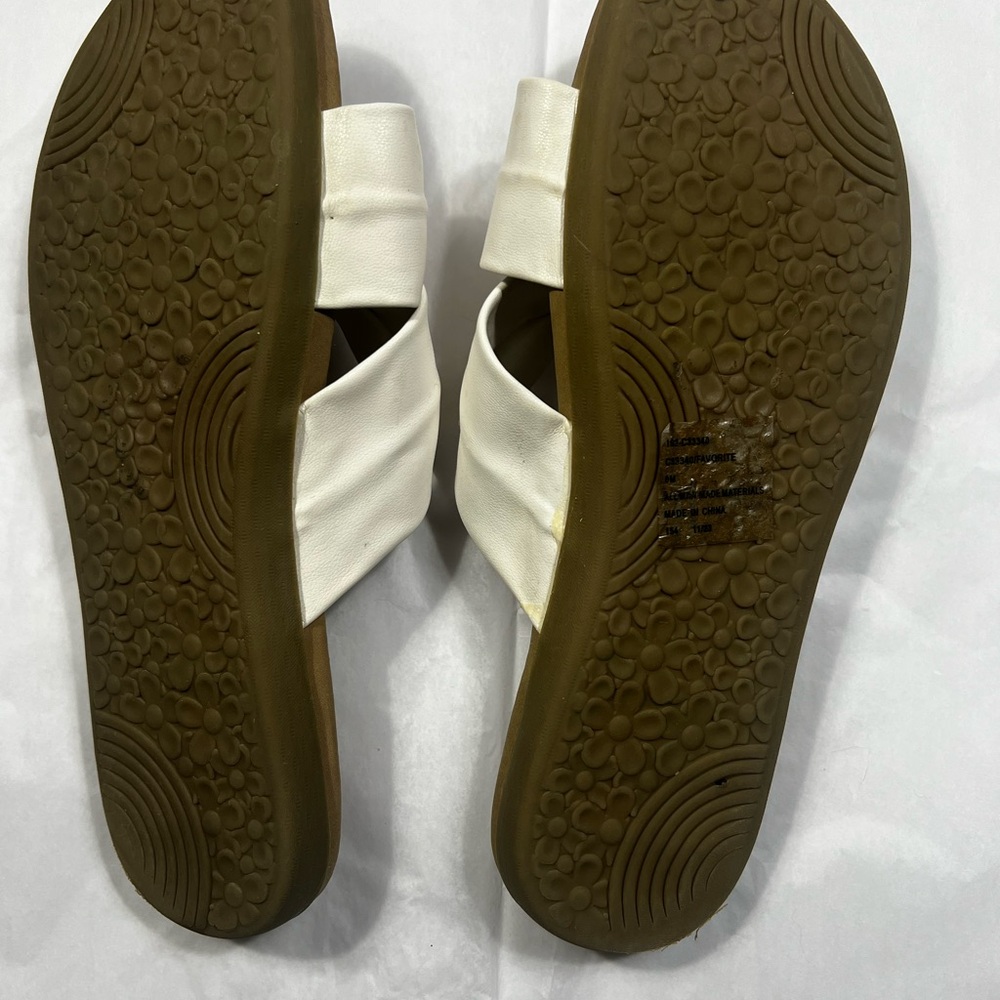 White Mountain White Slide Sandals with Knot Design - Picture 2 of 3